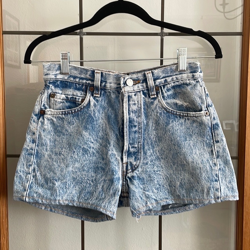 Vintage Levi’s Acid Wash Shorts - 26”W